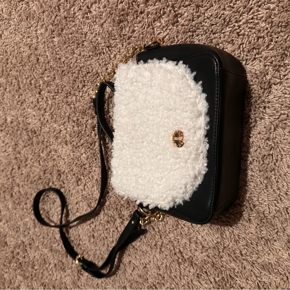 Steve Madden Black and White Crossbody Bag with Textured Design